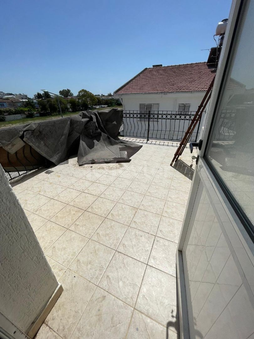 3+1 Gartenvilla mit Kamin zur Miete in Göçmenköy