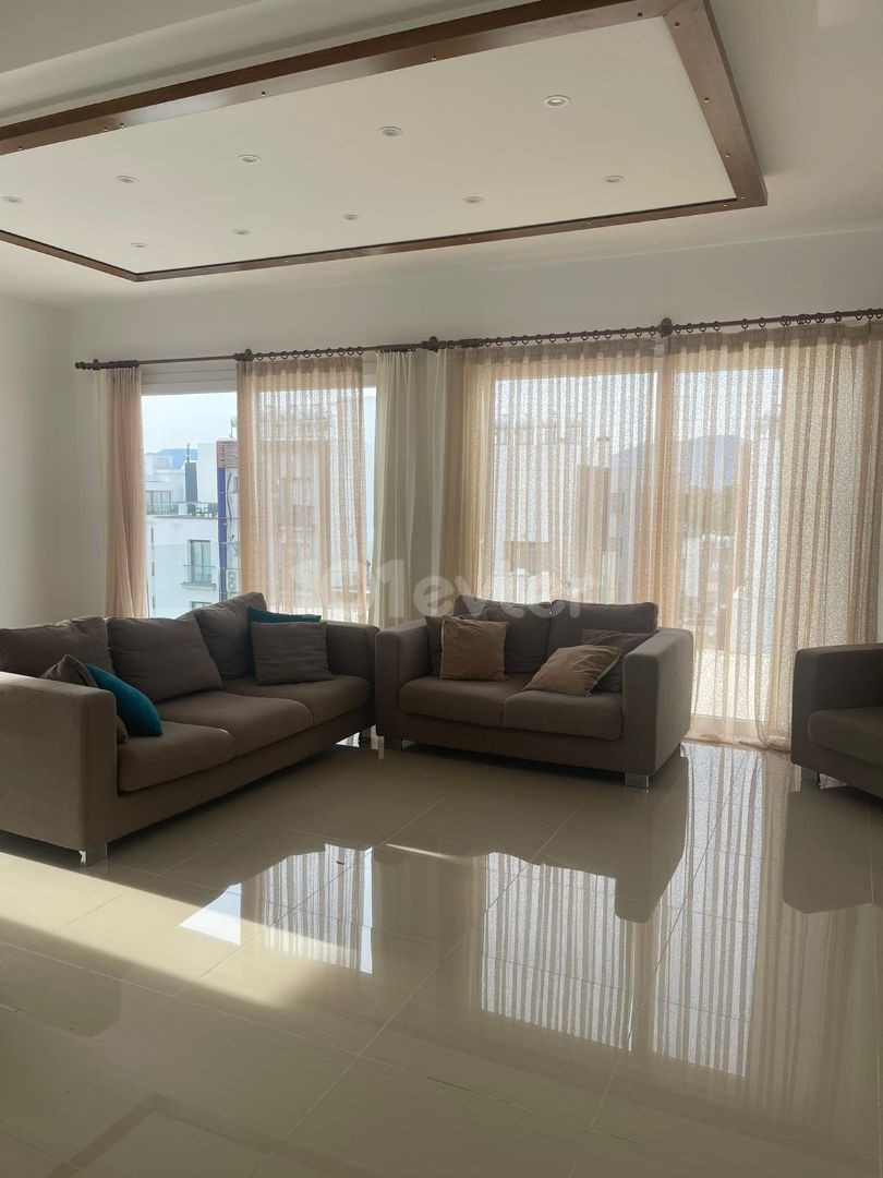 2+1 Penthouse for Rent in Metehan 