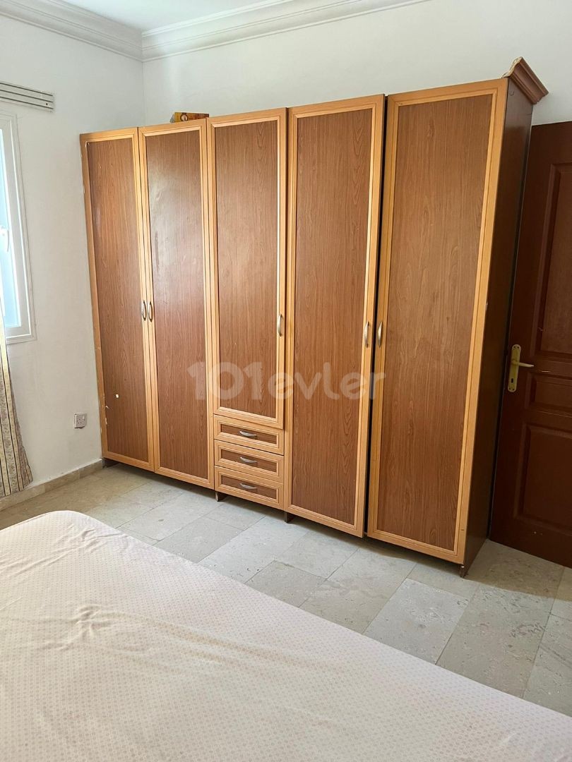 Girne Merkez'de Satılık 3+1 Geniş Daire (140m2)