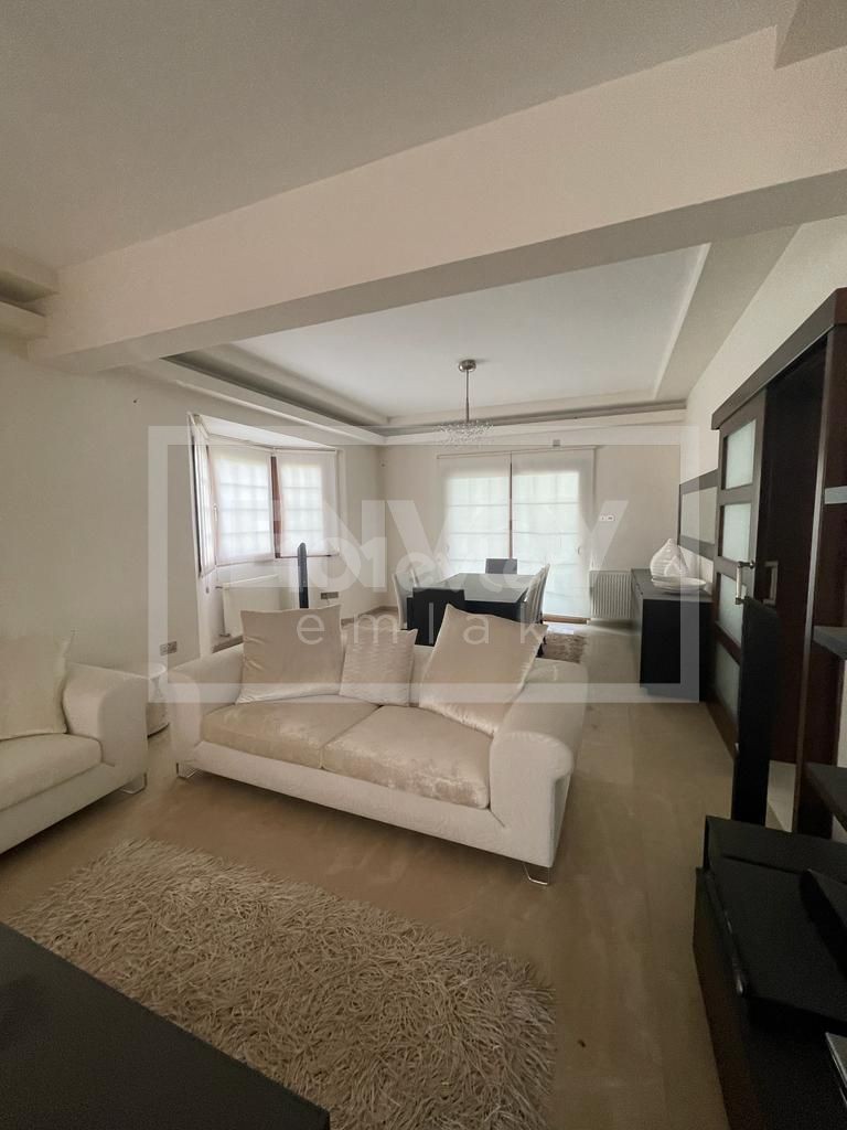 Lux 4+2 Detached Villa with Central Heating and Garden in Kızılbaş