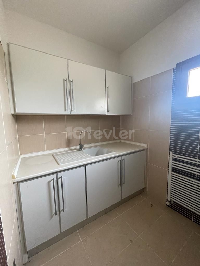 Lux 4+2 Detached Villa with Central Heating and Garden in Kızılbaş