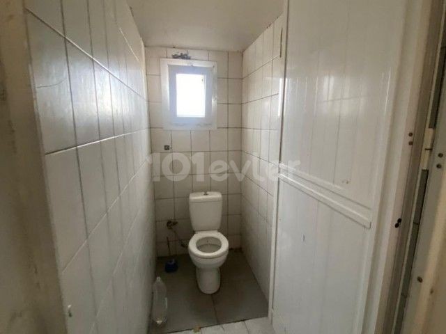 Haspolat Sanayi Bölgesinde 1350m2 Kiralık Depo 