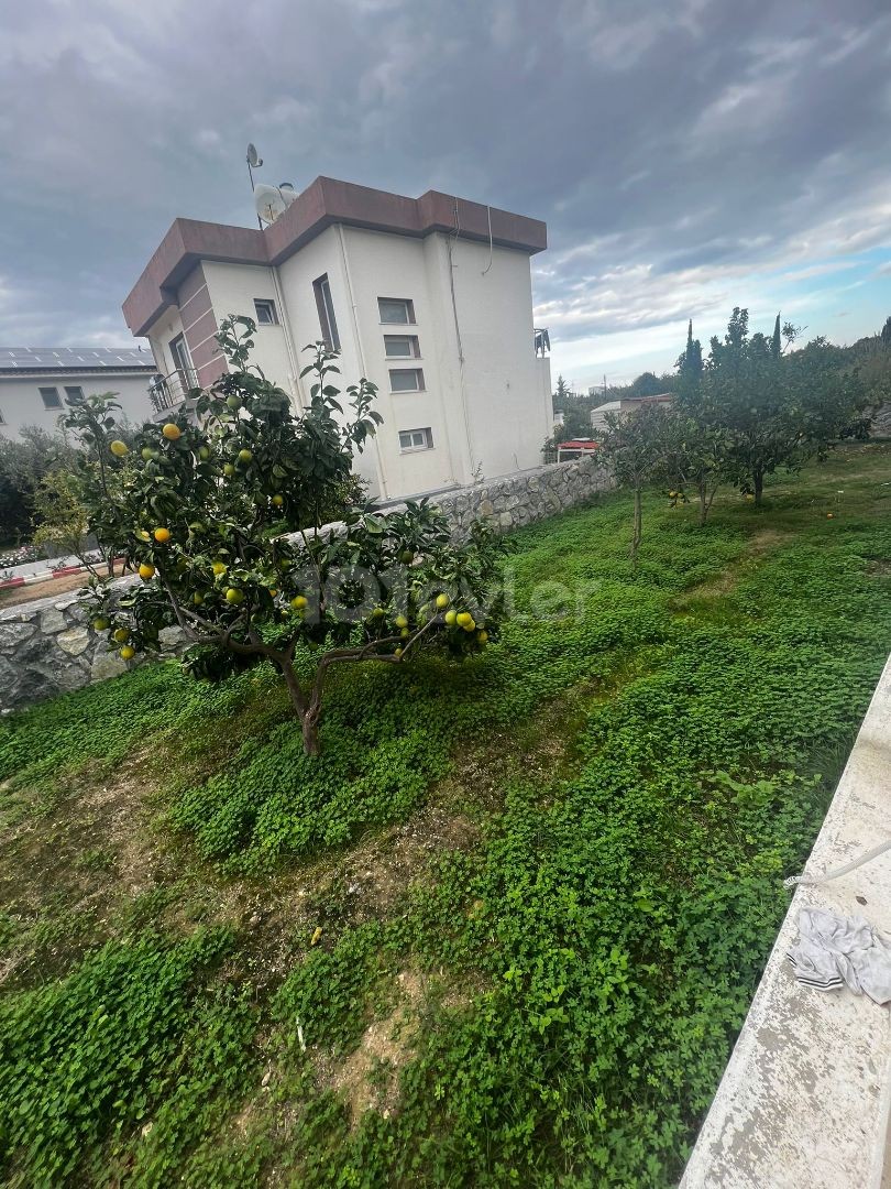 3+1 Villa mit großem Garten zu vermieten in Alsancak