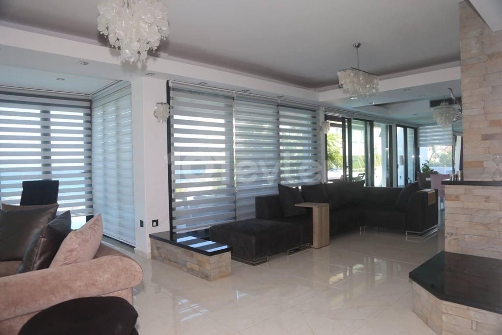 5+1 Seafront Luxury Pool Villa for Rent in Karaoğlanoğlu