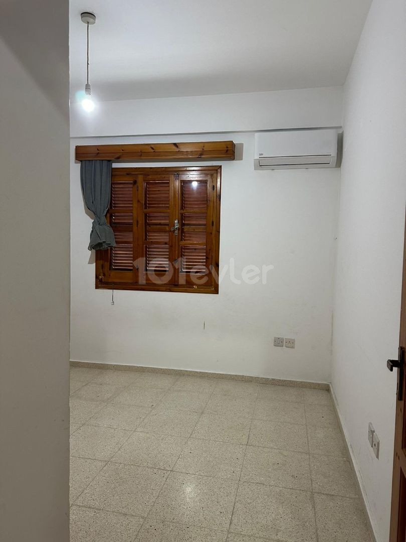 Ground Floor Fully Furnished 3+1 Flat for Rent in Kyrenia Center