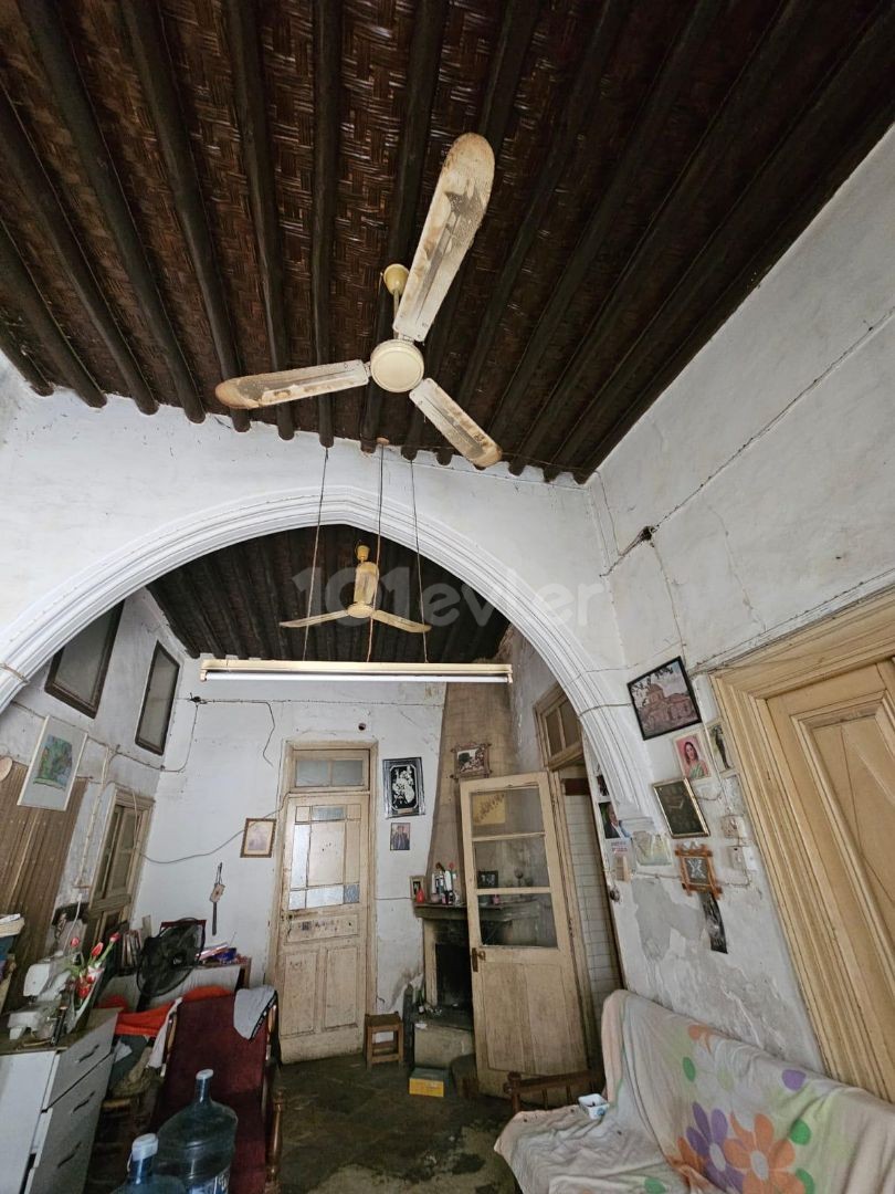 4+1 Detached House with Authentic Garden and Fireplace for Sale in Surlariçin