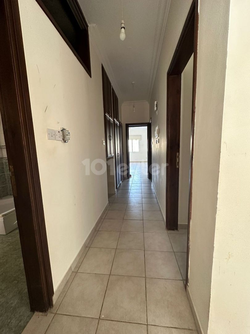 3+1 Ground Floor Flat for Sale in Küçük Kaymaklı