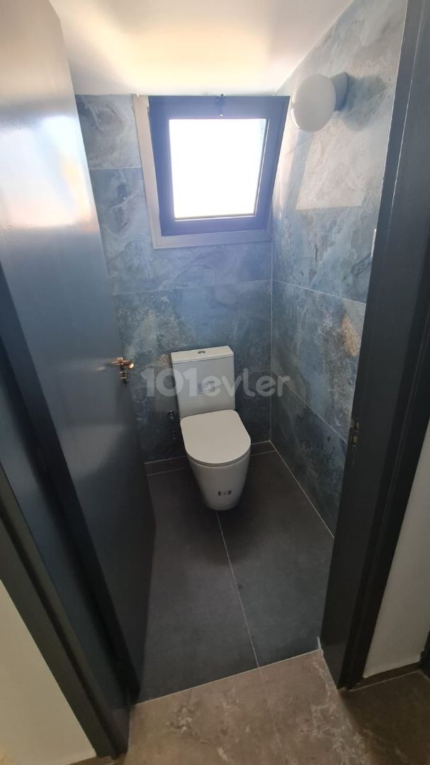 3+1 Unfurnished Flat for Rent in Köşklüçiftlik