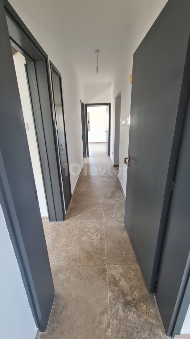 3+1 Unfurnished Flat for Rent in Köşklüçiftlik