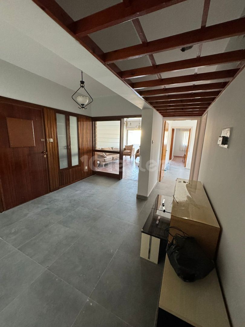 2+1 Flat for Rent in Köşklüçiftlik