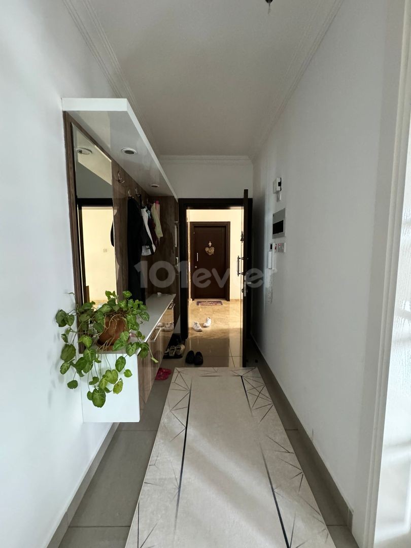 آپارتمان 3+1 با کالاهای سفید برای فروش در منطقه Kızılbaş