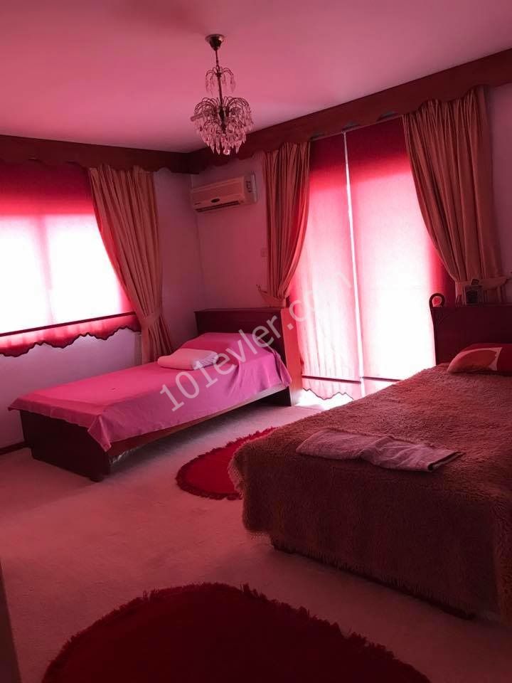 Durakların dibinde Lefkoşa Merit Hotel yakınında (3+2) full eşyalı ve klimalı  ÖĞRENCİYE kiralık LUX daire