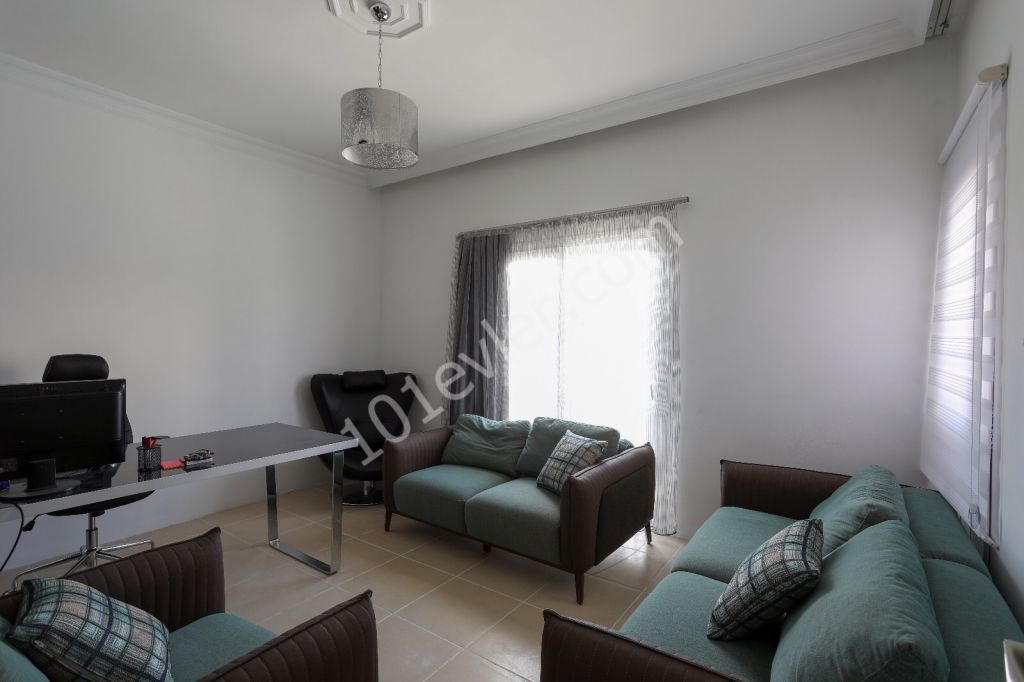 Flat For Sale in Küçük Kaymaklı, Nicosia