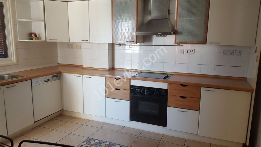 Flat To Rent in Kumsal, Nicosia