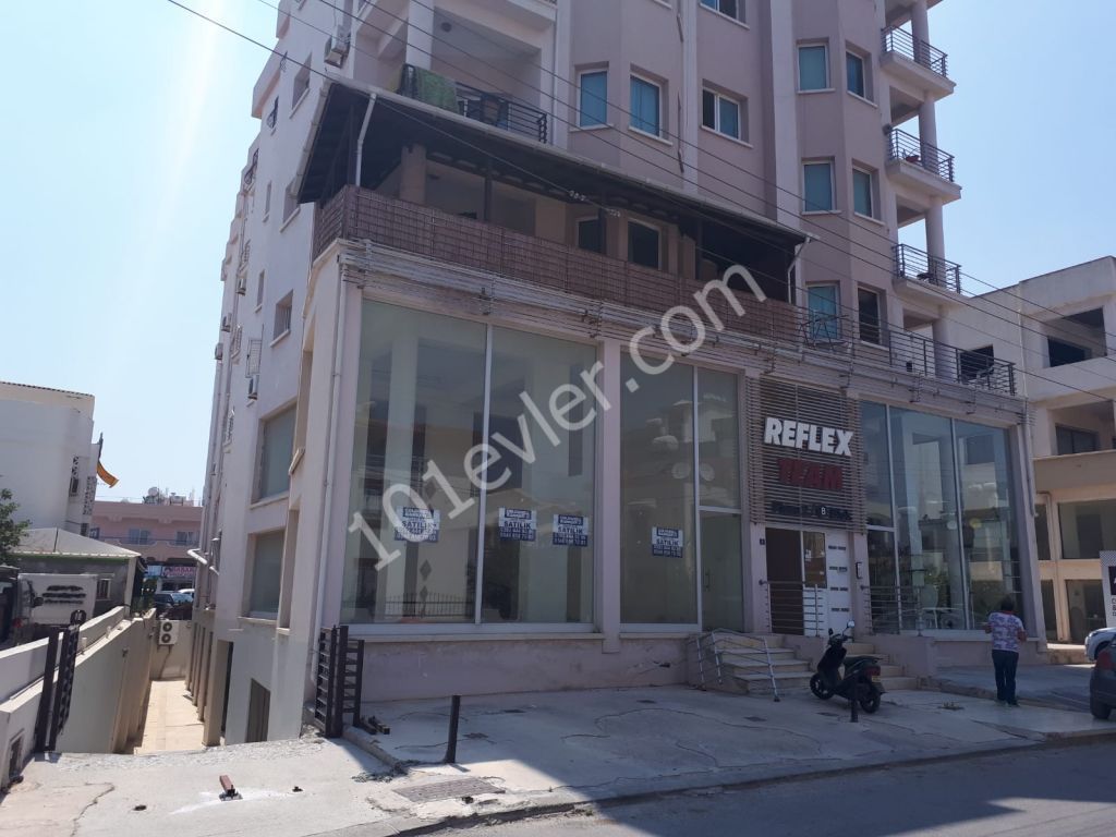 MAĞUSA MERKEZDE DAİRE FİYATINA 200 M² GENİŞ SENDE KATLI İŞYERİ