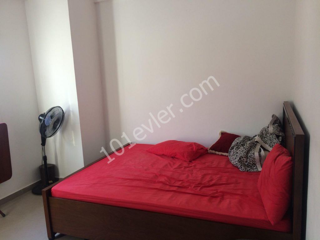 MAĞUSA SALAMİS YOLU ÜZERİ 2+1 EŞYALI MERKEZDE SATILIK DAİRE