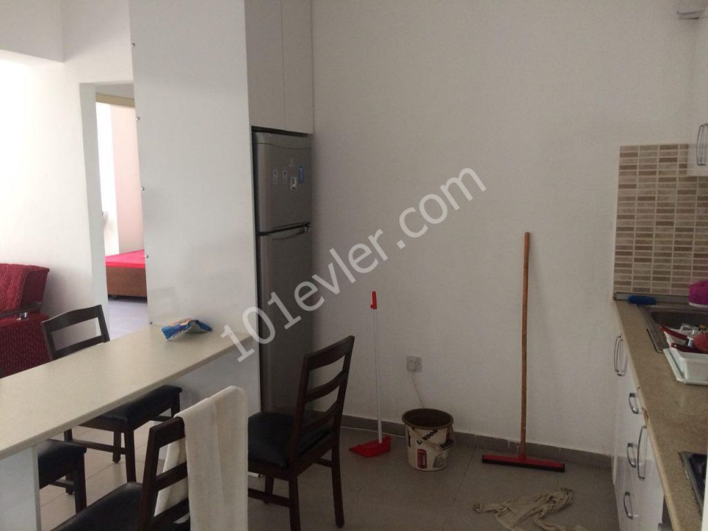 MAĞUSA SALAMİS YOLU ÜZERİ 2+1 EŞYALI MERKEZDE SATILIK DAİRE