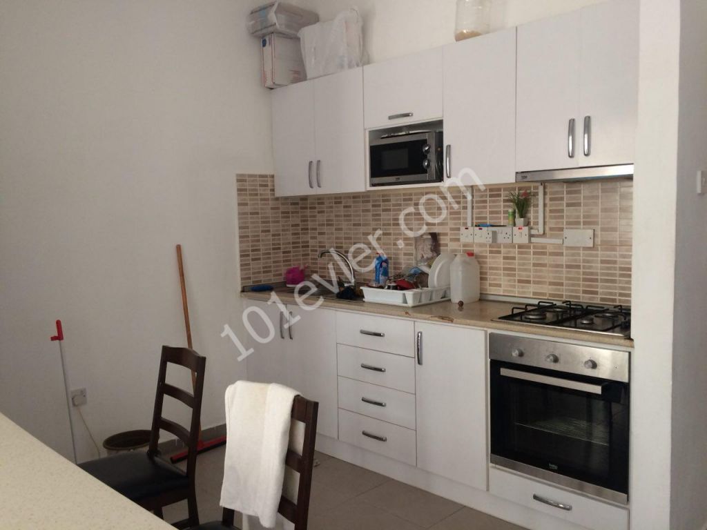 MAĞUSA SALAMİS YOLU ÜZERİ 2+1 EŞYALI MERKEZDE SATILIK DAİRE