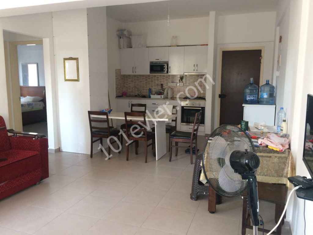 MAĞUSA SALAMİS YOLU ÜZERİ 2+1 EŞYALI MERKEZDE SATILIK DAİRE