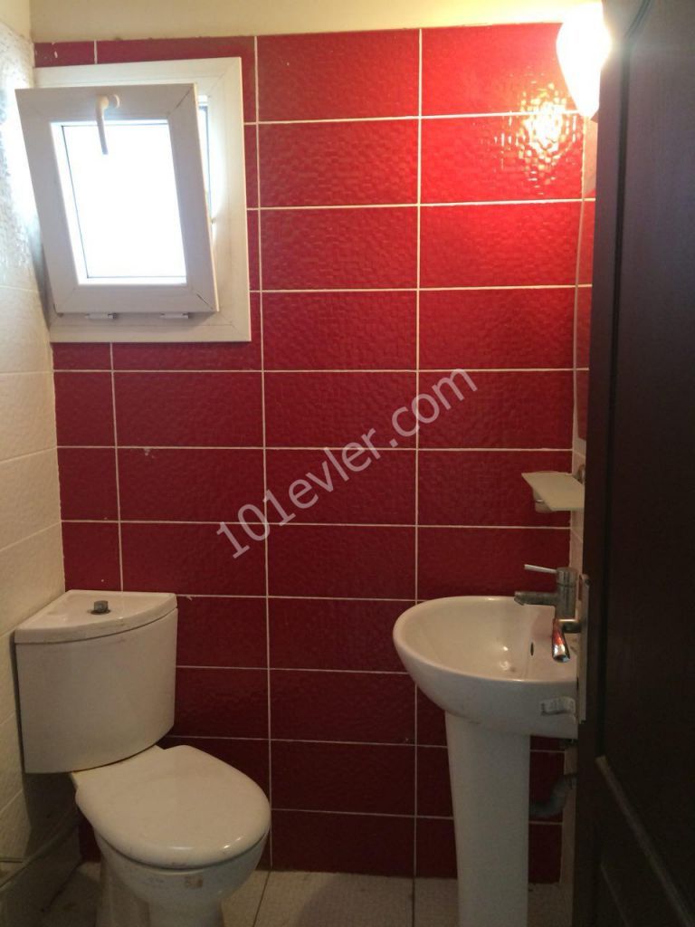 MAĞUSA GÜLSEREN’DE FULL DENİZ MANZARALI  3+1 SATILIK DAİRE