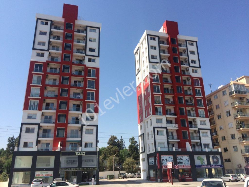 MAĞUSA MERKEZ'DE DENİZ MANZARALI 2+1 KİRALIK DAİRE