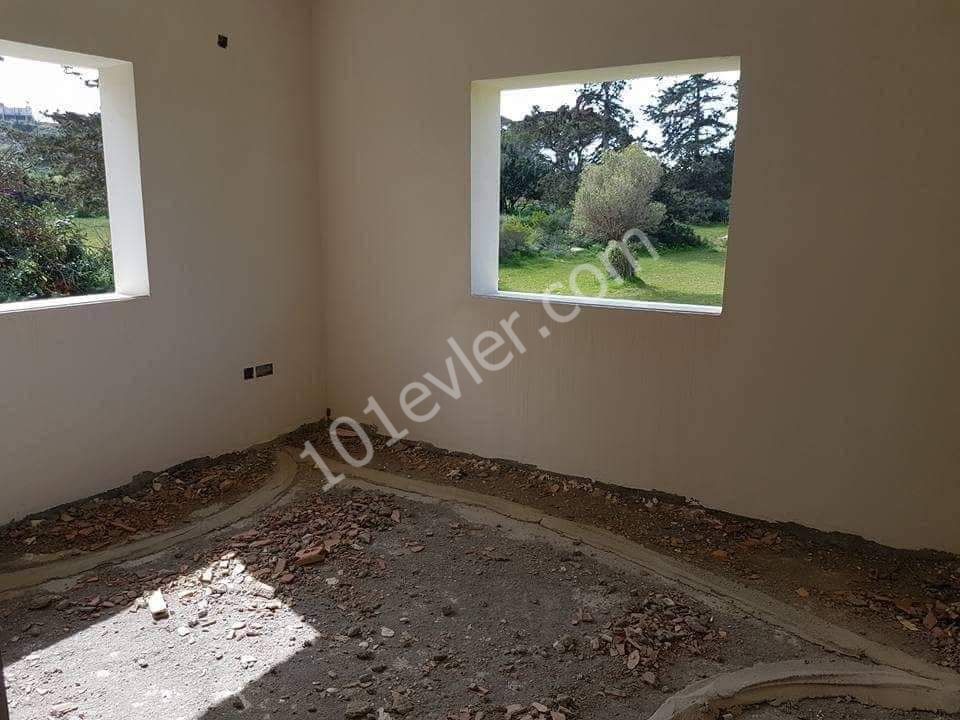 Land and Unfinished House In Yeni Erenkoy