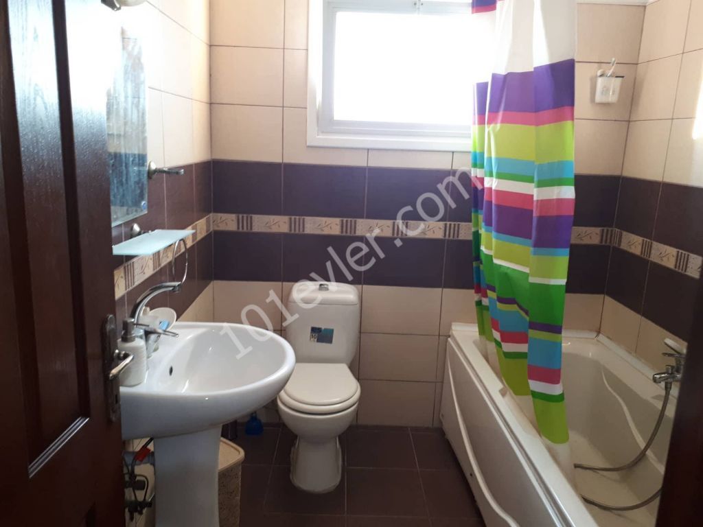 Mağusa Merkez'de Salamis Caddesi üzerinde Kiralık 3+1 Daire