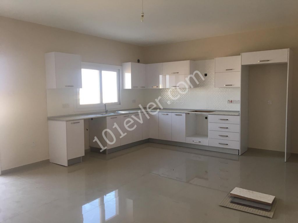 KIBRIS, YENİBOĞAZİÇİ BÖLGESİNDE SATILIK 3+1 DAİRE