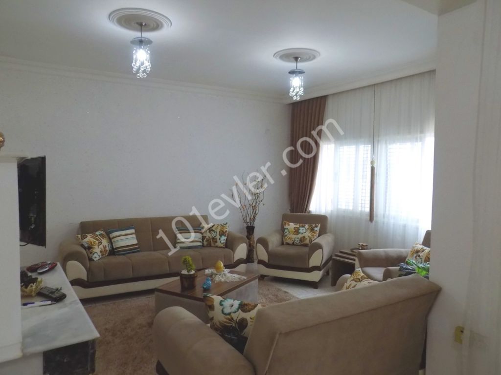 GAZİMAĞUSA GÜLSEREN'DE SATILIK MASRAFSIZ 3+1 DAİRE