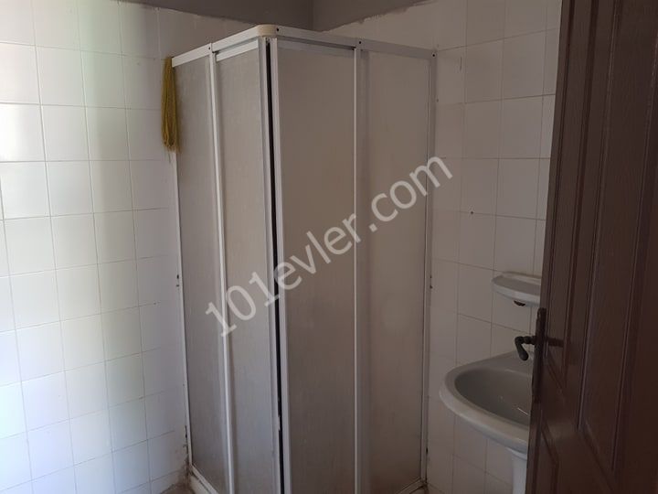 MAĞUSA GÜLSEREN BÖLGESİNDE SATILIK 2+1 DAİRE