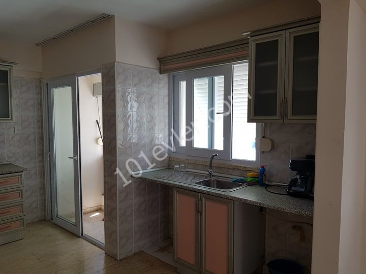 MAĞUSA SALAMİS YOLU ARKASI 3+1 SATILIK DAİRE