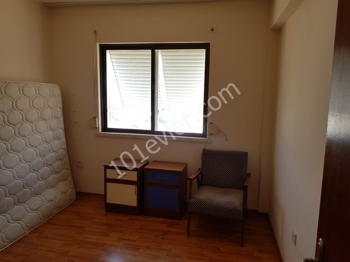 MAĞUSA SALAMİS YOLU ARKASI 3+1 SATILIK DAİRE