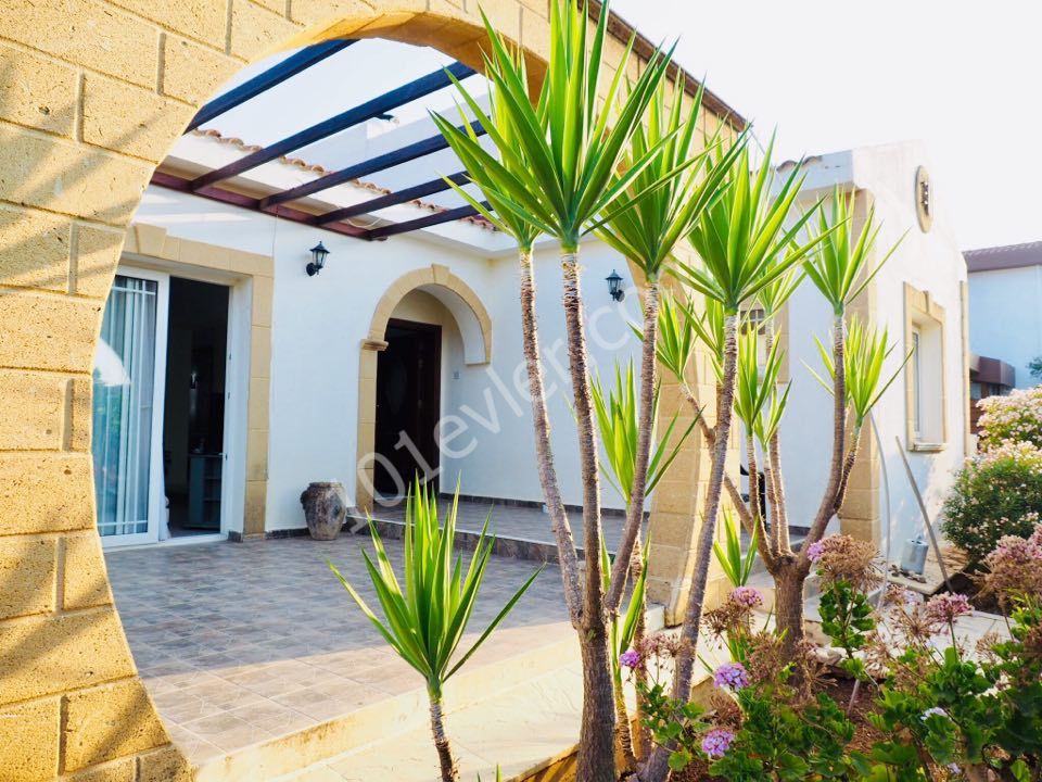 3+1 DETACHED HOUSE FOR SALE IN FRONT OF SALAMIS HOTEL