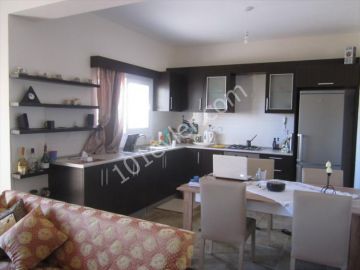 MAĞUSA MERKEZDE SATILIK PENTHOUSE