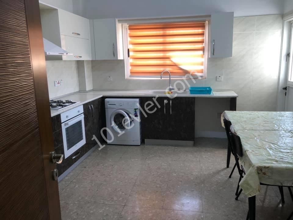 LEFKOŞA DUMLUPINAR DA 3+1 FULL EŞYALI DAİRE 