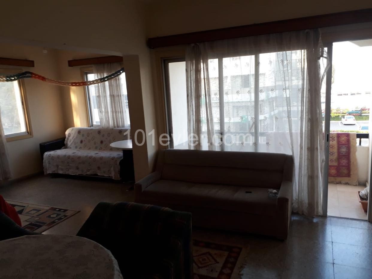 LEFKOŞA KÜÇÜKKAYMAKLI  BÖLGESİNDE 3+1 FULL EŞYALI DAİRE