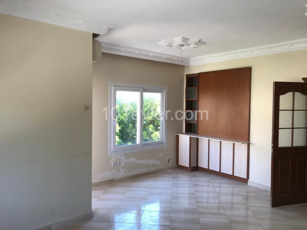 FIRSAT 3+1 GİRNE KARAKUM DA SATILIK DAİRE 