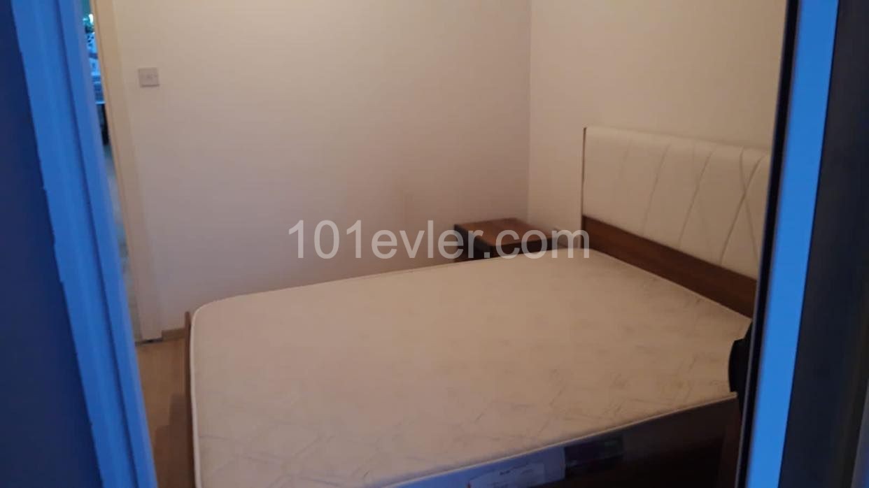 Gönyeli Bölgesinde Okul Servislerine Ve Marketlere yakın Mesafede Kiralık 3+1 daire Full Eşyalı Apartman Dairesi…