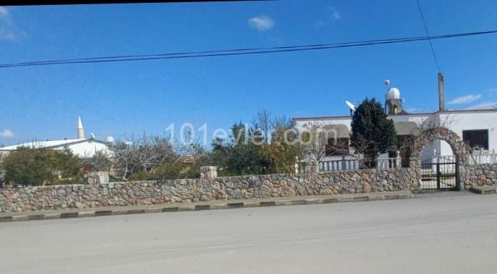 3+1 DETACHED HOUSE FOR SALE IN ASLANKOY WITH 1 DONUM OF LAND ** 