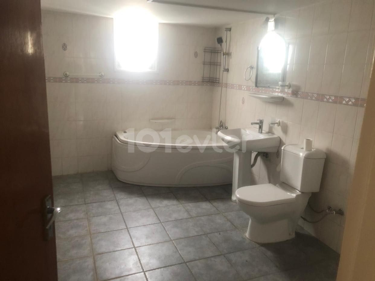 Gönyeli Yenikent Bölgesi Marketlere 3 Dakika Mesafede Kiralık 3+1 Eşyasız Dublex Villa