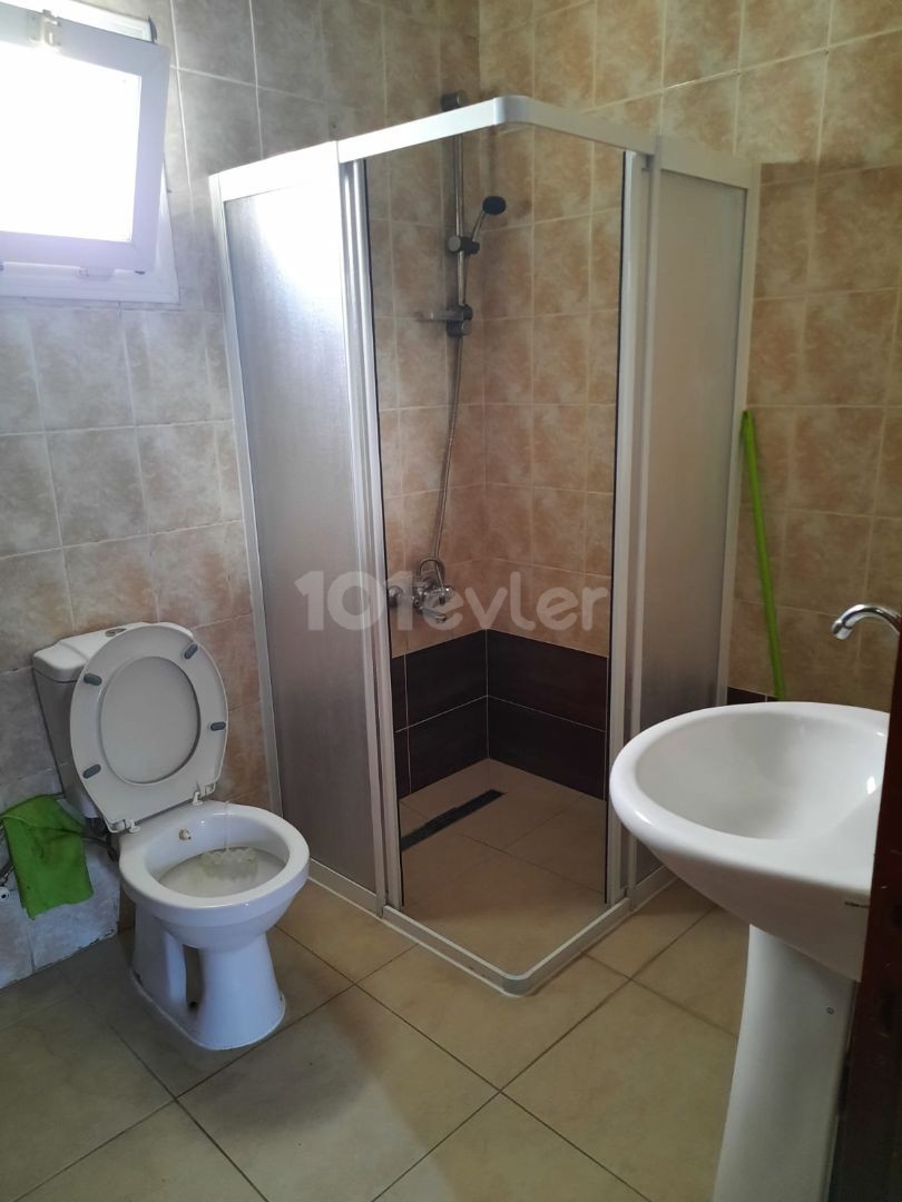 HEMEN MÜSAİT  -Gönyeli Bölgesinde 3+1 Full Eşyalı Apartman Dairesi…