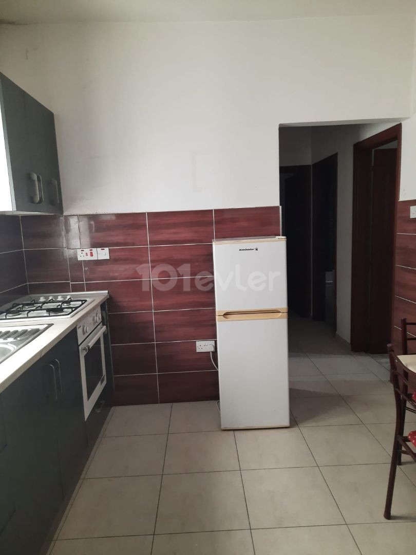 HEMEN MÜSAİT  -Gönyeli Bölgesinde 3+1 Full Eşyalı Apartman Dairesi…