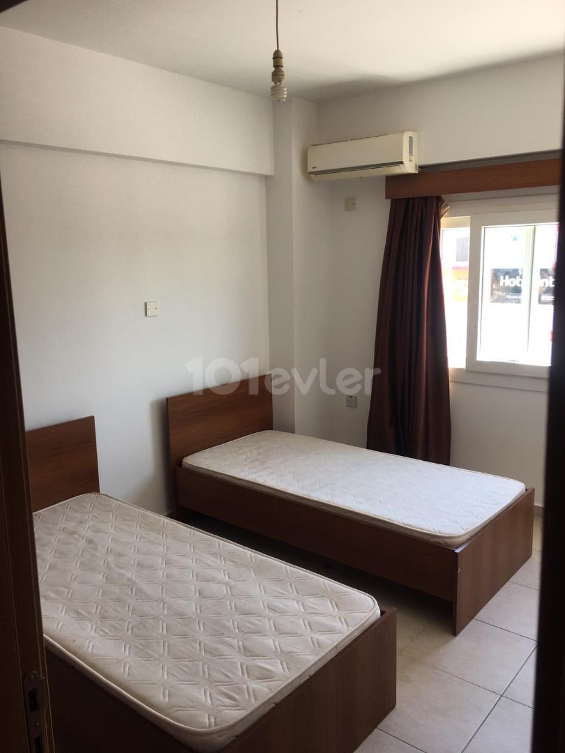 - 1+1 Full Eşyalı KİRALIK DAİRE -GİRNE BOĞAZ Bölgesi Okul Servislerine Ve Marketlere 3 Dakika Mesafede Kiralık 1+1 Full Eşyalı Daire.