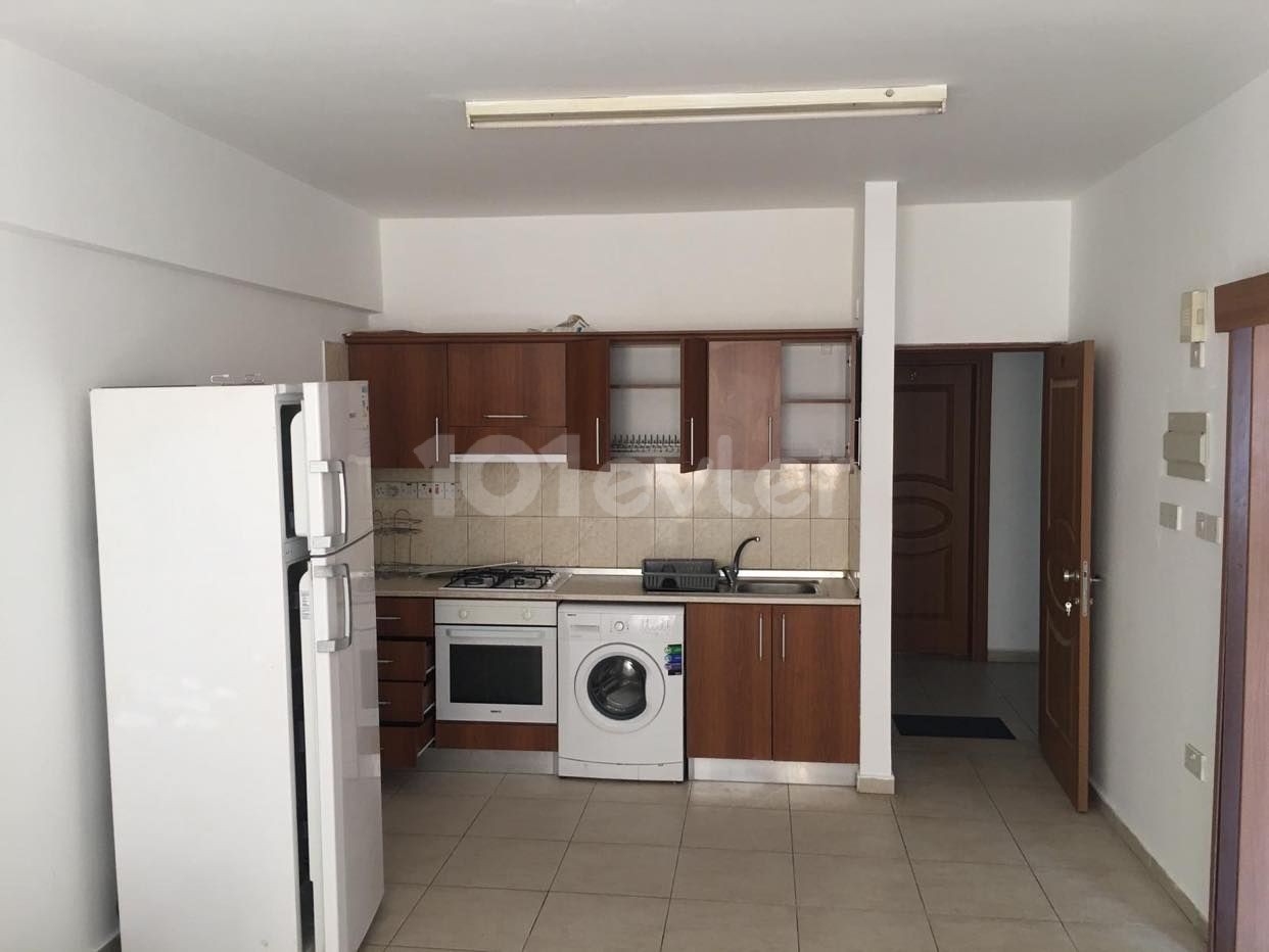 - 1+1 Full Eşyalı KİRALIK DAİRE -GİRNE BOĞAZ Bölgesi Okul Servislerine Ve Marketlere 3 Dakika Mesafede Kiralık 1+1 Full Eşyalı Daire.