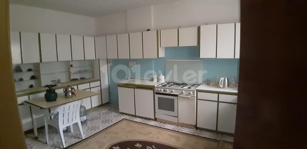 IMMEDIATELY AVAILABLE- 4 +1 FULLY FURNISHED APARTMENT - 4 +1 FURNISHED APARTMENT For Rent In Kyrenia, 2 Minutes From School Services And Grocery Stores ** 