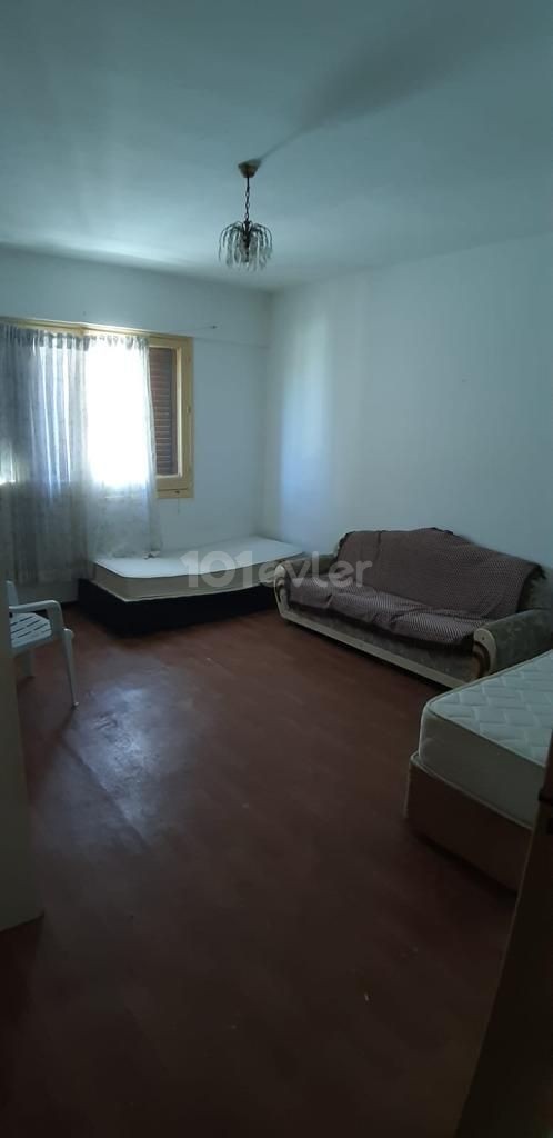 IMMEDIATELY AVAILABLE- 4 +1 FULLY FURNISHED APARTMENT - 4 +1 FURNISHED APARTMENT For Rent In Kyrenia, 2 Minutes From School Services And Grocery Stores ** 