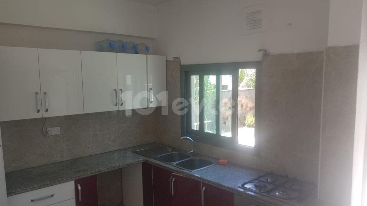 Detached House To Rent in Göçmenköy, Nicosia