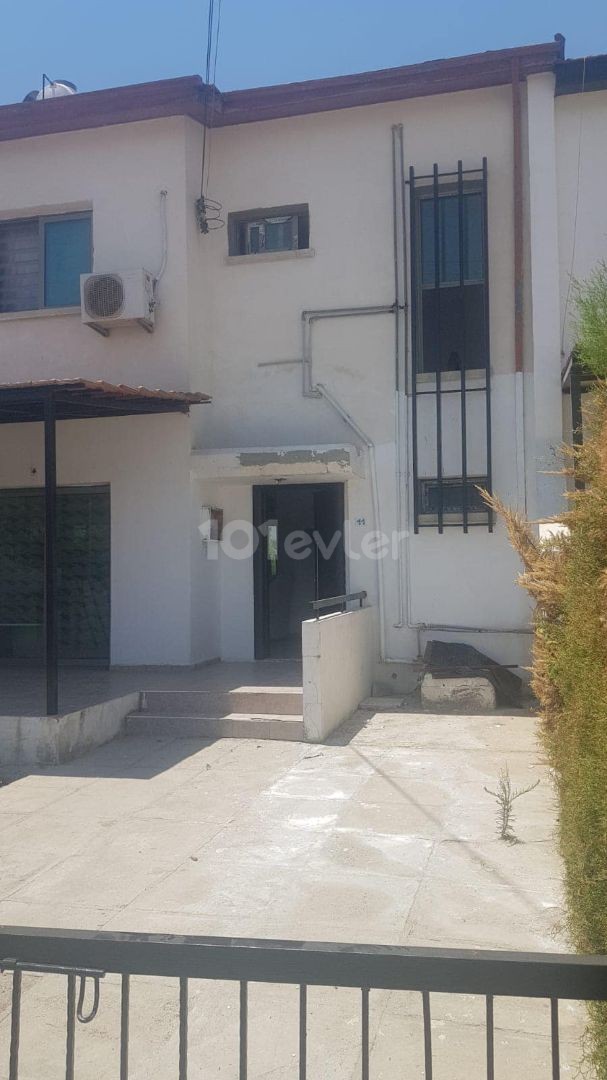 Detached House To Rent in Göçmenköy, Nicosia