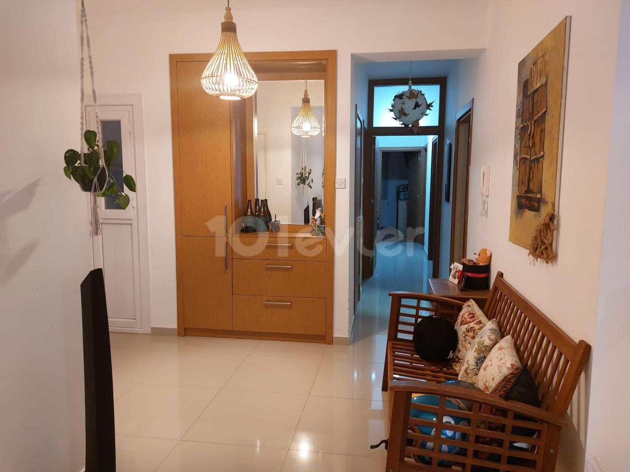 -01 EYLÜL'DE MÜSAİT - ORTAKÖY Bölgesi Duraklara Yakın Mesafede 3+1 Kiralık full eşyalı daire. 4 KİŞİ KALABİLİR.