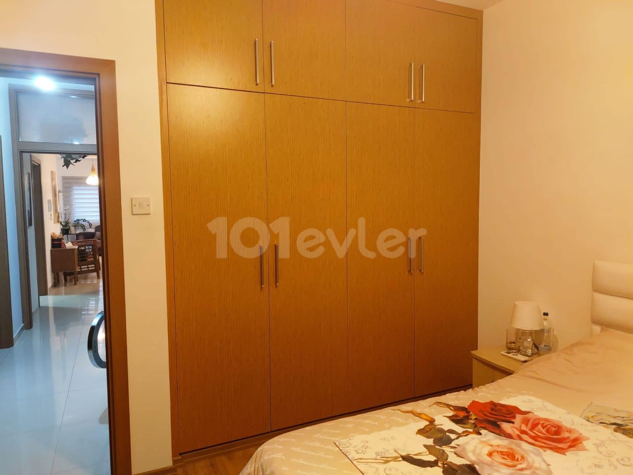 -01 EYLÜL'DE MÜSAİT - ORTAKÖY Bölgesi Duraklara Yakın Mesafede 3+1 Kiralık full eşyalı daire. 4 KİŞİ KALABİLİR.